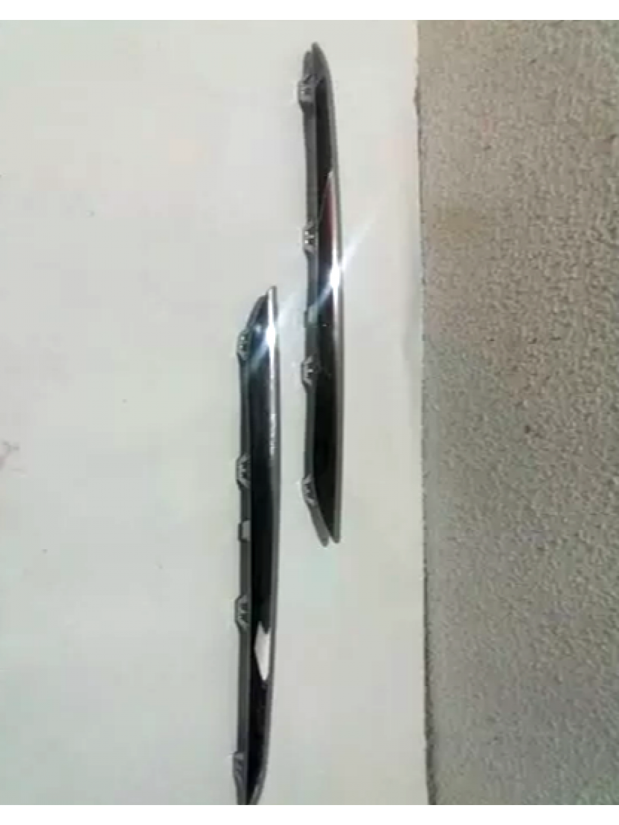 FRISO DA GRADE CENTRAL MERCEDES CLA 250 CROMADA L.D. ORIGINAL